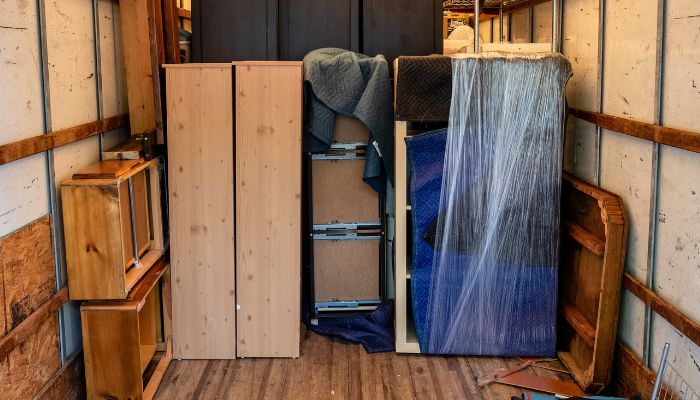 How Temporary Furniture Storage Solutions Make Moves Easier